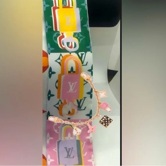 Handbag Accessories Charm , Horse, and Pink Cream Green Scarf. - Picture 5 of 5